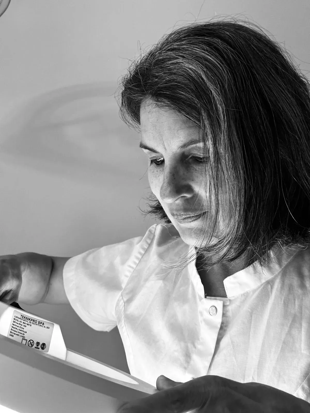 Retrato en blanco y negro de la cosmiatra de Mundo Íntimo